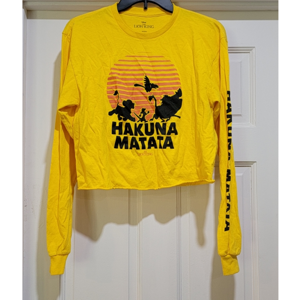 NWOT Junior's "Lion King" Crop Top. Size Medium
